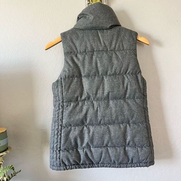 Old Navy NWOT gray quilted zip up mock neck vest warm size XS fits up to small‎ - Picture 2 of 7